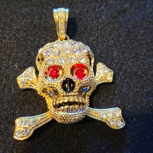 Skull and cross bones pendant